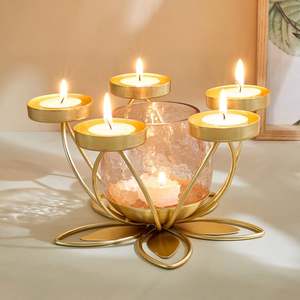 Bougeoirs de table décoratifs de luxe en or avec fleurs pour la maison - Product Image 3