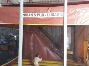 Château gonflable en PVC sur le thème des pubs indiens pour enfants, pour parc d'aventure, parc urbain ou usage commercial, sauts et amusement - Product Image 4