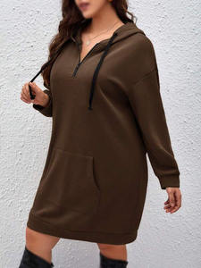 Robe à capuche en polaire mi-longue marron pour femme, style streetwear, avec poche kangourou, épaules tombantes, confortable - Product Image 3