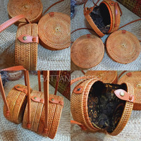 Tas Tangan Rotan Musim Panas Ramah Lingkungan yang Trendy, Bentuk Persegi, Buatan Tangan, Tas Anyaman dengan Ritsleting, Hiasan Mutiara, Pemasok Vietnam, Cocok untuk Pantai