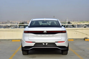 2025 para T o y OT a P l a t i nu M Hybrid Crown perfectamente adquirido Hot Toy Car - Product Image 6