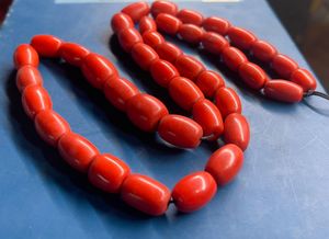 Perles de verre rouge à l'aspect antique Style vintage pour la fabrication de bijoux et l'artisanat Perles de verre antiques rouges artisanales Charme rétro - Product Image 6