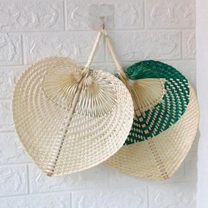 Ventilateurs à main VietChoice Personnalisables Vintage Palm Leave Design Livraison rapide depuis le Vietnam Artisanat naturel fait à la main Prix - Product Image 3