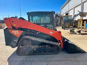 Entreprenez des travaux difficiles avec confiance dans le SVL97-2 2021 de Kubota. Il dispose d'une cabine fermée confortable équipée - Product Image 2