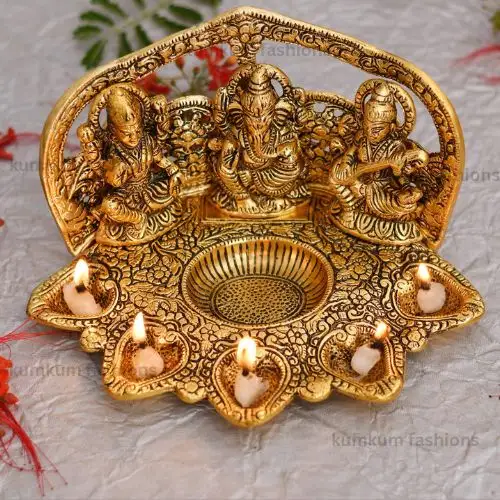 Lámpara de aceite God Idol Diya Deepak Metal Lakshmi Ganesha Showpiece estatua para decoración Diwali decoración del hogar regalo de devolución recuerdo de boda