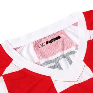 Ensemble de maillots de football pour hommes en tissu polyester durable, séchage rapide, nouveau design, personnalisable pour clubs sportifs - Product Image 3