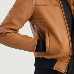 Sweat à capuche en cuir pour femme, style moderne, texture lisse, avec logo sur le devant, finition écologique et doublure intérieure douce - Product Image 6