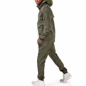 Ensemble survêtement d'hiver personnalisé pour homme, coupe-vent à capuche respirant et léger de haute qualité avec motif uni, faible MOQ, vente chaude - Product Image 4