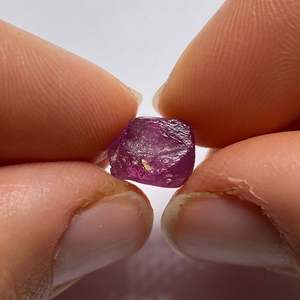 Gemas Sueltas de Granate Umbalita de Grado AAA - Calibradas en Tanzania, en Formas de Trillón, Marquesa, Cuadrado, Óvalo, Triángulo y Pera - Product Image 3