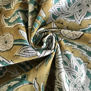 Tissu en coton imprimé à la main à motifs floraux vert moutarde - Product Image 1