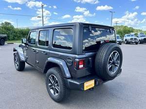 จี๊ป แรงเลอร์ ซาฮาร่า ปี 2023 รุ่น 4 ประตู ขับเคลื่อน 4 ล้อ เกียร์อัตโนมัติ เครื่องยนต์เทอร์โบ พร้อมเบาะหนัง หลังคาซันรูฟ กล้องมองหลัง 360 องศา ไฟเดย์ไลท์ LED - Product Image 6