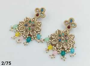 BOUCLES D'OREILLES JUMKHAS TRADITIONNELLES INDIENNES & BOUCLES D'OREILLES KUNDAN EN PLAQUÉ OR AVEC PERLES POUR FEMMES ET FILLES - Product Image 2