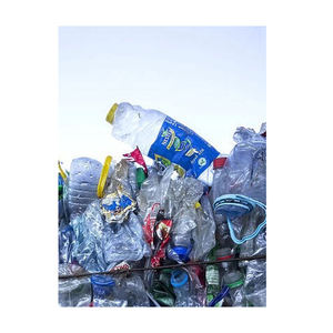 Flocons et bouteilles en PET recyclé en gros - Déchets plastiques - Grade de moulage par soufflage pour pièces automobiles |   Couleurs bleu vert transparentes - Product Image 3