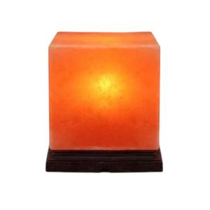 Rehaussez votre espace avec une lampe en sel rose sculptée carrée polie, style Feng Shui, fabriquée à la main par Sian Enterprises - Product Image 2