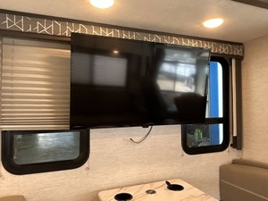SUPPLIER OF Used 2025 T h o r Ace 32B Class A gas motor home - Product Image 5