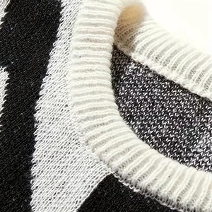 Private Label <b>Stylish</b> Black & White Sweater Warm Winter Round Neck Knitwear Loose Fit Casual Graphic Sweater /<b>Jumper</b> - Product Image 3