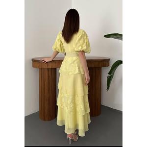เดรสสีเหลืองแบบเลเยอร์พร้อมแขนทรงบอลลูน - สีเหลือง - Product Image 5