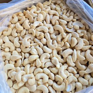 Usine de confiance noix de cajou brutes W180 noix de cajou noix de cajou brutes en coque emballage personnalisé gratuit Santigo - Product Image 1