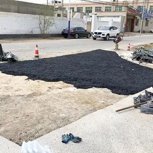 Material asfáltico de parche frío de fraguado rápido para uso inmediato y cambio rápido en proyectos de mantenimiento de carreteras - Product Image 1