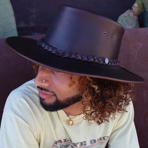 Nouvelle arrivée de chapeaux en cuir de marque privée à vendre des chapeaux en cuir durables de qualité supérieure fabriqués au Pakistan - Product Image 5