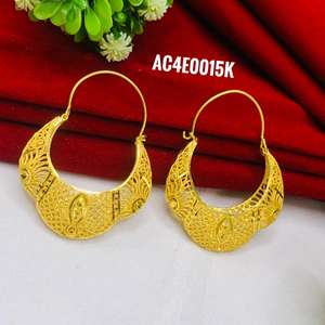 Boucles d'oreilles clous fleur mignonnes en laiton plaqué or 24 carats, bijoux de mode pour femme pour mariage - Product Image 2