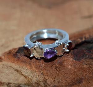แหวนพลอยโกเมนสีแดง925เงินสเตอริงพร้อมควอตซ์สีม่วงอมม่วงและคิวบิกเซอร์โคเนียเครื่องประดับทำมือสุดหรู - Product Image 1