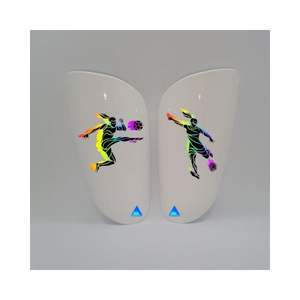 Equipo de protección de jugador de fútbol femenino de alto nivel Tipo 15 Espinilleras que cumplen con altos estándares - Product Image 1