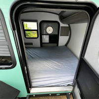 Caravane de camping en forme de larme entièrement équipée, légère, petite caravane de voyage tout-terrain, camping-car à vendre