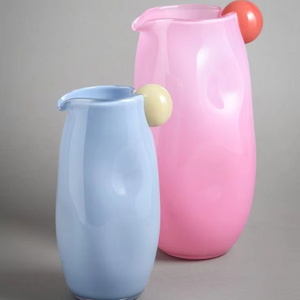 เหยือกน้ำเรซินโพลีเอสเตอร์พร้อมลวดลายหมุนสำหรับห้องครัวของขวัญคริสต์มาสดีไซน์คลาสสิก - Product Image 1