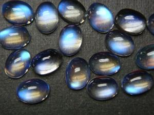 พลอยมูนสโตนสีรุ้งธรรมชาติคุณภาพ100% AAA อัญมณีเจียระไนทรงหลังเบี้ยรูปทรงผสมคุณภาพในราคาขายส่งสำหรับการทำเครื่องประดับ - Product Image 3