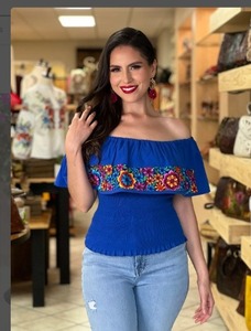 Blusa Tradicional Mexicana para Mujeres y Niñas |   Camisetas sin mangas de algodón transpirable y ecológicas Shubh Exim con encaje y estampado floral de longitud corta - Product Image 4