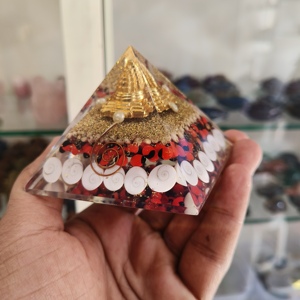 Orgone Gomti Chakra Shri Yantra Laxmi Pyramide Pour La Richesse Dhan Lakshmi Pyramide Seigneur Laxmi Pyramide Pour La Prospérité Finance Succès - Product Image 4