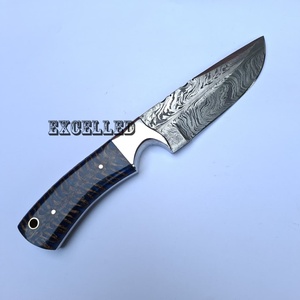 Cuchillo desollador de acero de Damasco con patrón de plumas, cuchillo de caza y supervivencia de hoja fija con mango de cono de pino - Product Image 4