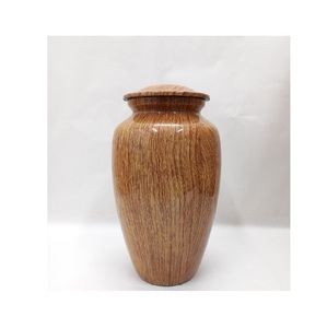 Urne funéraire en laiton de qualité supérieure Urne adulte faite à la main pour les cendres humaines Grand souvenir commémoratif en métal décoratif - Product Image 3