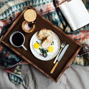 Plateau de service en bois festonné décoratif de haute qualité vaisselle plateau de service en bois d'acacia pour ustensiles de cuisine fabriqués au Vietnam - Product Image 5