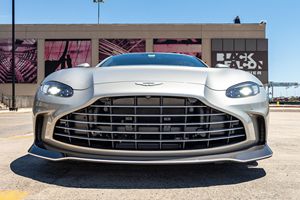 สภาพดีเยี่ยม รถมือสองปี 2023 Aston Martin V12 Vantage Coupe วิ่ง 900 ไมล์ - Product Image 6