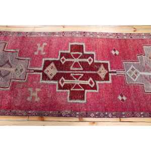 พรมตุรกีวินเทจ ขนาด 3.2x9.7 ฟุต (98x297 ซม.) ลายตารางสีแดงเทา Herki - Product Image 3