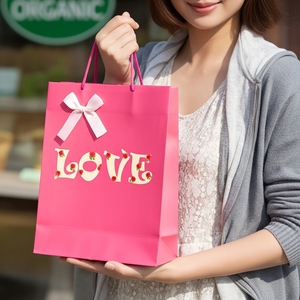 Sac en papier recyclable écologique du Vietnam avec impression de logo UV personnalisée pour l'emballage de décoration de cadeau au détail - Product Image 4