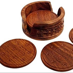 Sous-verres en noyer, ensemble de sous-verres en bois personnalisés pour les réunions de famille par HF CRAFTS - Product Image 1