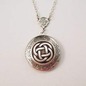 2023 nouveau Design haute demande solide Viking médaillon collier marteau conception forme solide garçons homme médaillon en vente - Product Image 5