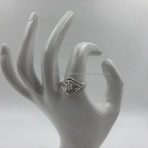 Bague en argent 92.5 véritable pour lui ou elle artisanat en argent pur, brillance durable et look classique - Product Image 1