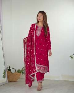 Vente en gros d'usine de vêtements traditionnels pakistanais brodés Salwar Kameez costume ensemble disponible au meilleur prix d'Inde - Product Image 3