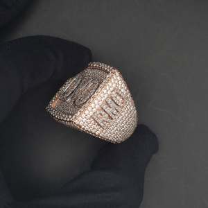 Bague Hip Hop de Luxe en Argent Sterling 925 avec Initiales Personnalisées, Testée au Diamant à 100%, Bague en Moissanite Glacée pour Hommes - Product Image 4