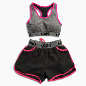 ชุดโยคะ 2 ชิ้นสำหรับผู้หญิง สีดำล้วน เสื้อครอปเอวสูง กางเกงขาสั้น พิมพ์ลายโลโก้ ระบายอากาศได้ดี ผ้ายืดสแปนเด็กซ์ โพลีเอสเตอร์ คอกลมแบบเรเซอร์แบ็ค - Product Image 5