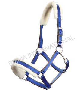 Vente en gros de licou en nylon confortable avec rembourrage en fourrure polaire licou de selle anglais en PP pour équipement équestre - Product Image 2