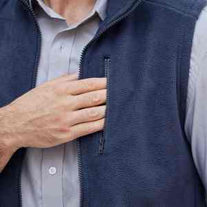 Chaleco de lana personalizado para hombre con logotipo bordado etiqueta al aire libre chaleco sin mangas para acampar senderismo uniforme uso de ropa de trabajo - Product Image 3