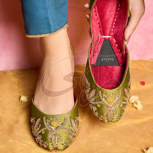 Best Selling Low MOQ Women Khussa High Quality Anti-Slippery Fashion Trend Printed Custom Color & Size - Product Image 4