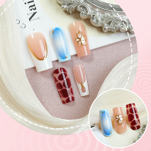 Lot de 24 faux ongles blancs de style français : motif floral 3D, longueur moyenne, <span class=keywords><strong>dentelle</strong></span> à bordure dorée et imprimé léopard - Product Image 3
