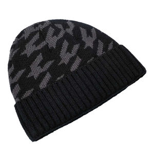 Bonnet personnalisé en tricot chaud et confortable pour l'hiver, avec logo brodé sur mesure et impression numérique, idéal pour les voyages. - Product Image 2