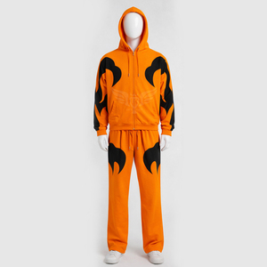 Conjunto Deportivo de Alta Calidad para Hombre, Sudadera con Capucha Naranja y Pantalones Deportivos, Estampado de Llamas Negras, Ropa Deportiva Personalizada, Estilo Urbano - Product Image 2